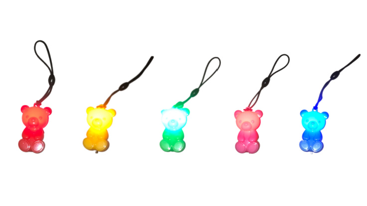 Blinkande björn slumpvis färg, Blinky bear, 80 h LED, syns i mörkret, save lives now