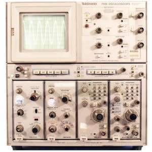 Tektronix 7104, 1GHz Oscilloscope Mainframe