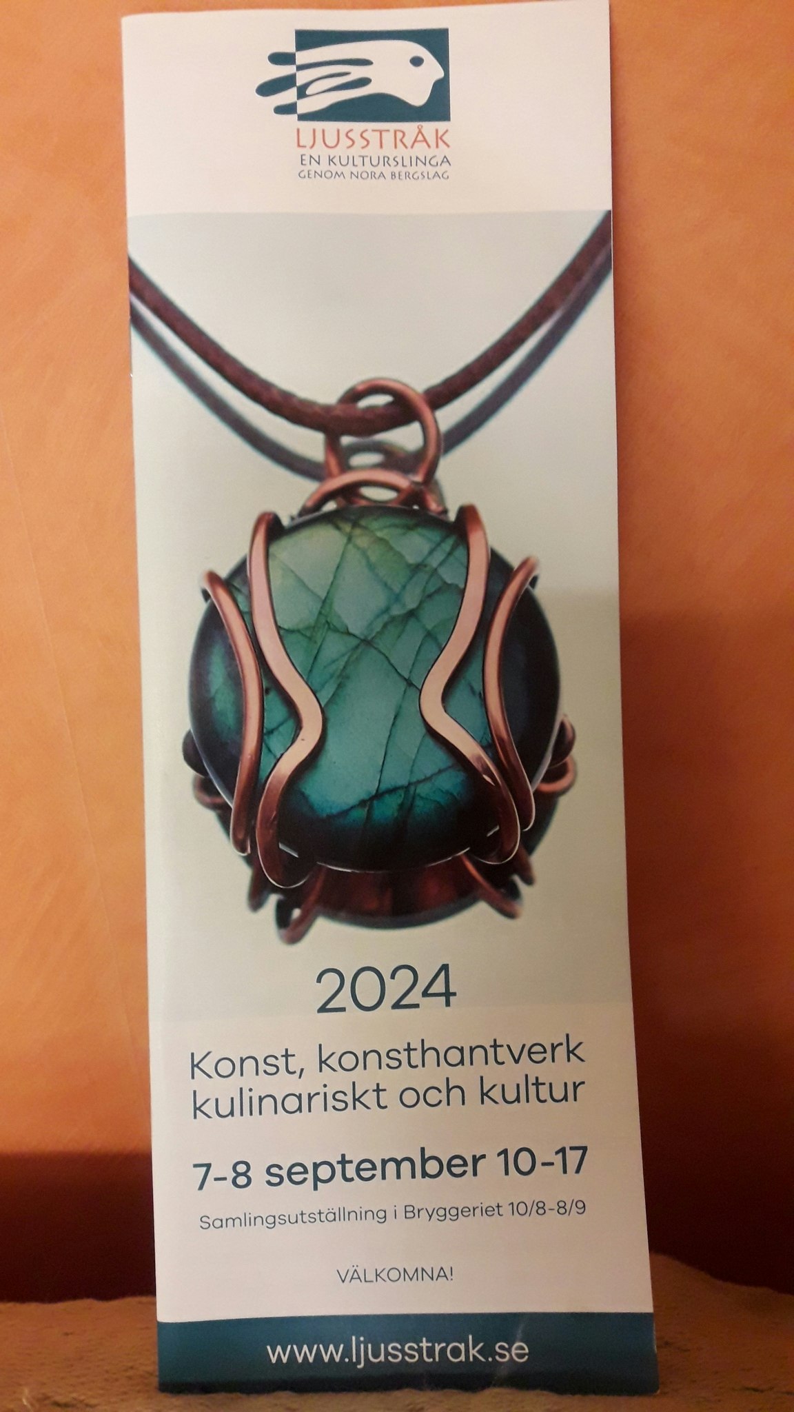 Ljusstråk med sagostund, konst och poesi 2024