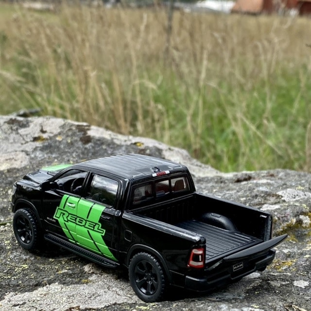 Dodge Ram 1500, 12 cm, 1:46