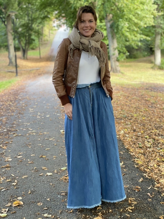 Pleated Skirt with Denim Jacket Casual Outfits (5 ideas & outfits) |  Lookastic