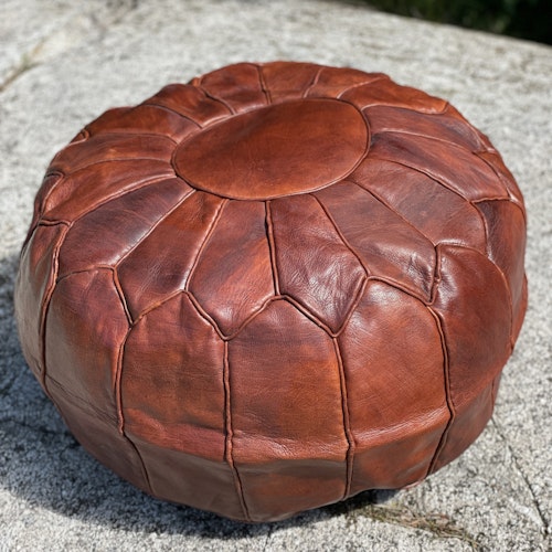 Moroccan pouffe in leather