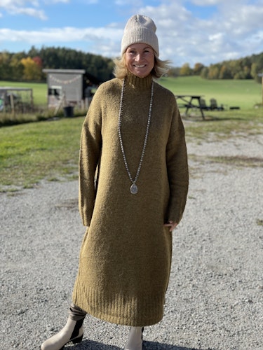 Stickad lång klänning Ebba Soya concept