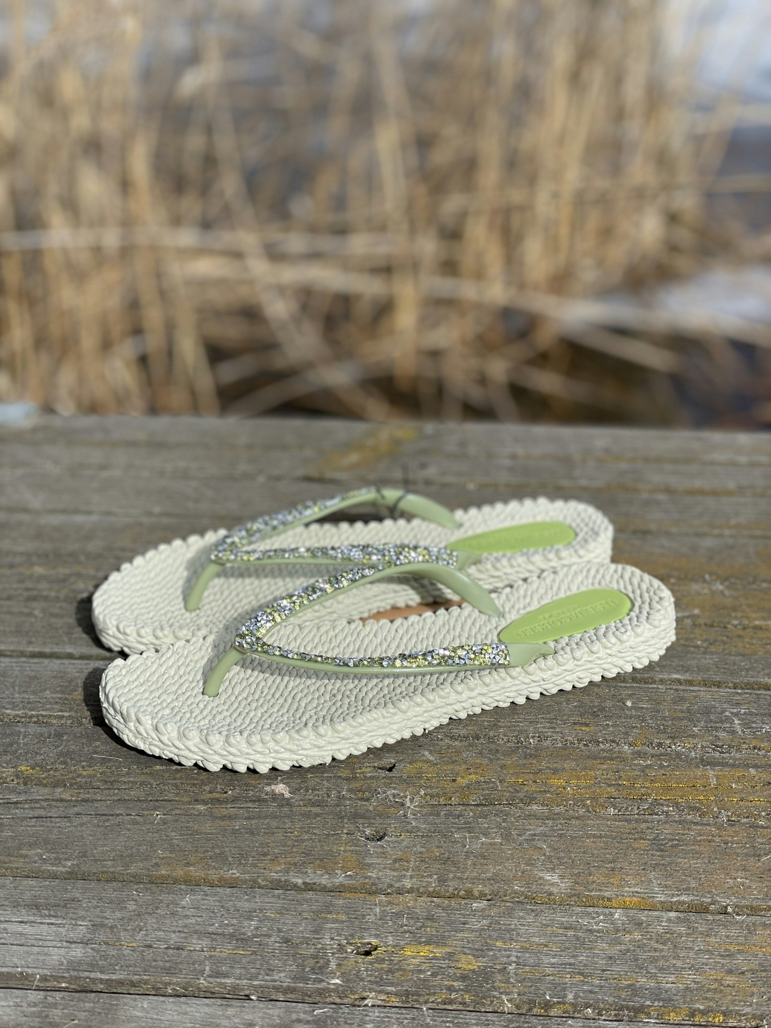 Flips flops med glitter grön/ beige Ilse Jackobsen