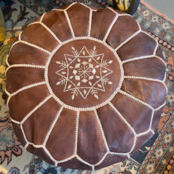 Moroccan pouffe in leather - cognac