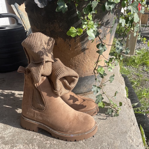 Cozy boots in faux suede Camel