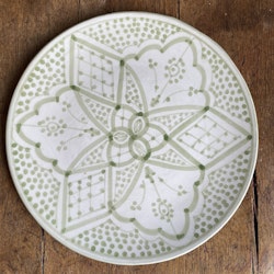 Moroccan hand-painted plate 22 cm light green