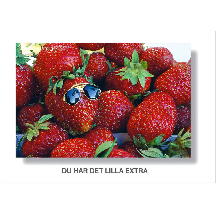 Vykort. Uppskattning jordgubbar . Foto: Per Johansson - Joanzon. Kortbutiken säljer detta vykort.