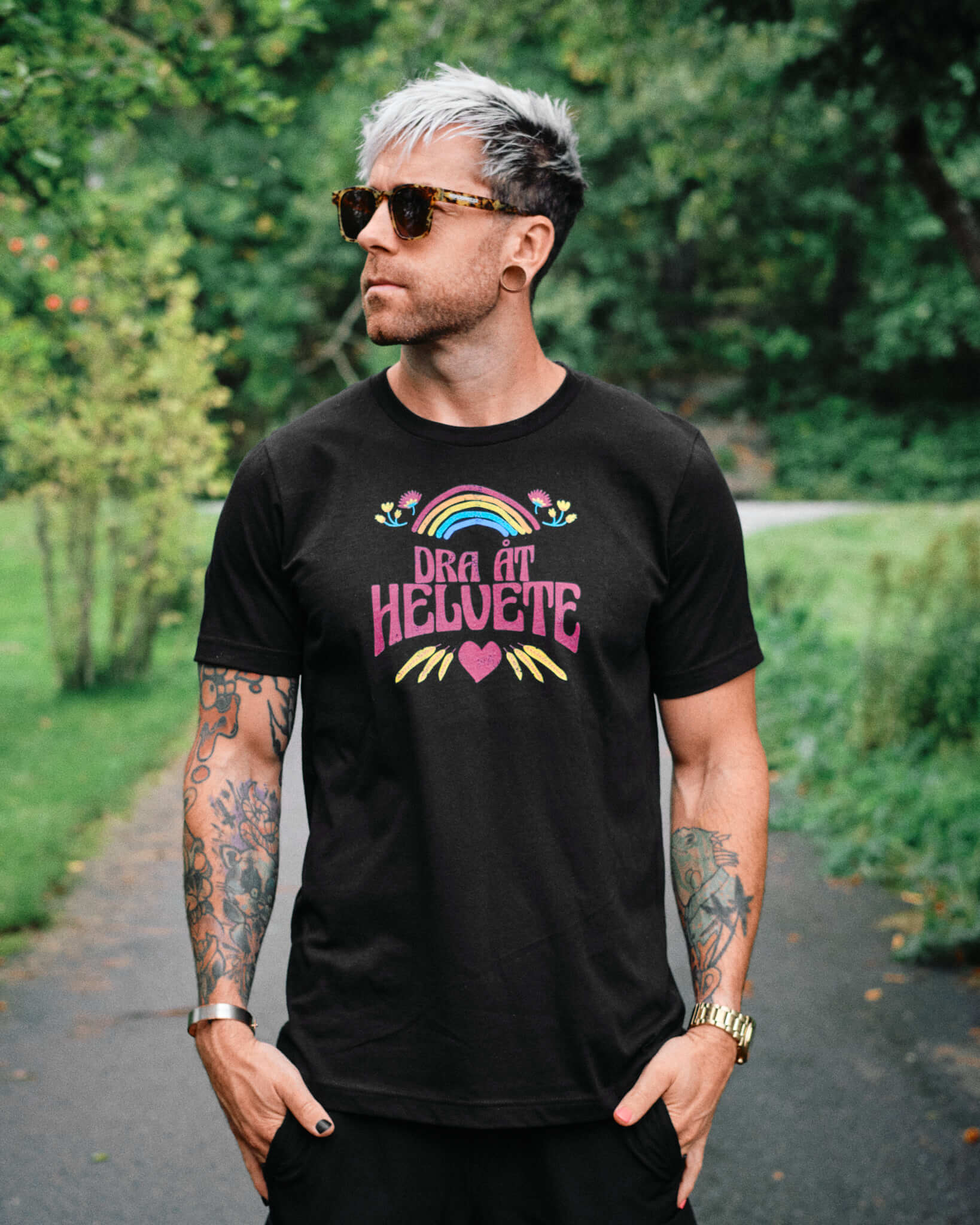 Dra Åt Helvete Rainbow - T-Shirt