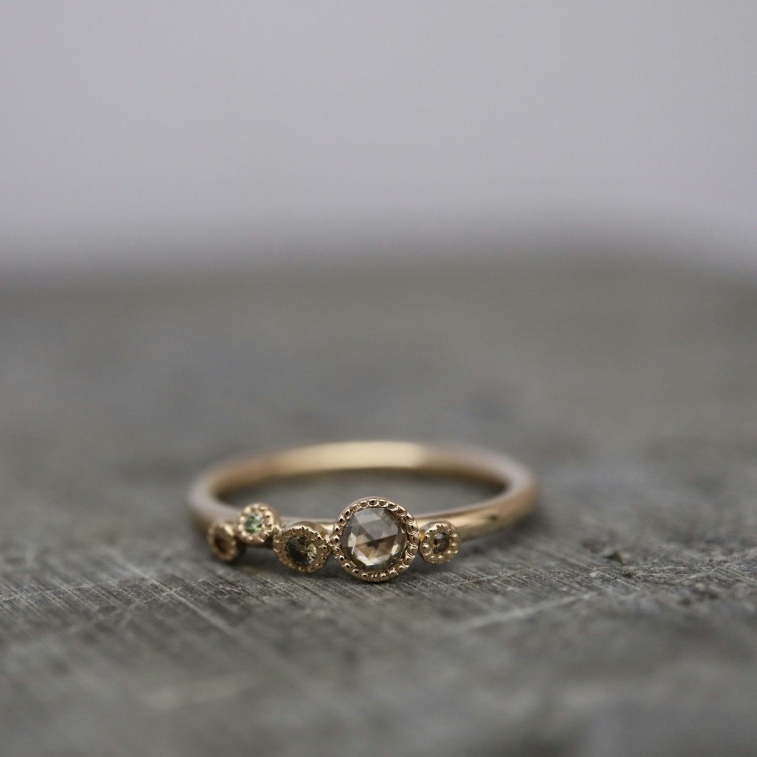 "Liljekonvalj" ring med rosenslipad diamant