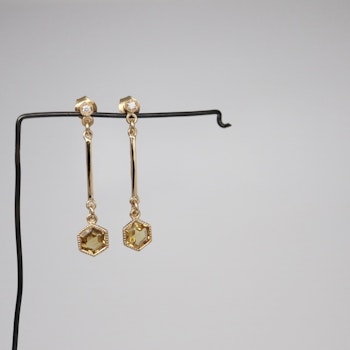Örhängen med diamant och citrin