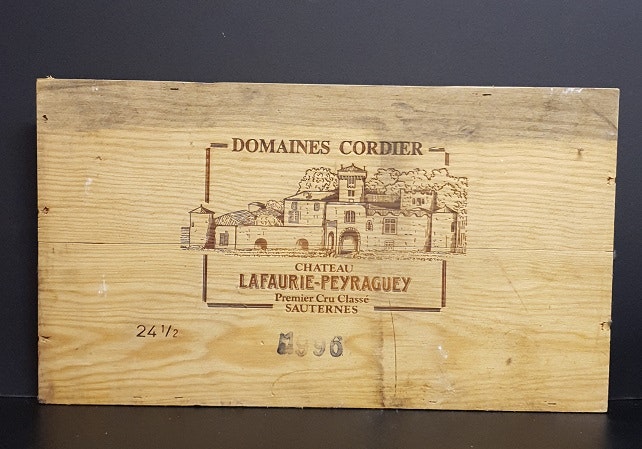 Träskylt från gammal trälåda  Domaines cordier Lafaurie Peyraguey Sauternes 1996