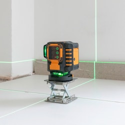 Justerbar plattform för laser
