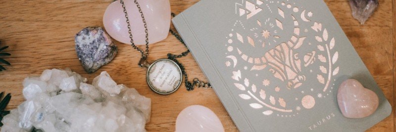 Kristaller för Ditt Stjärntecken: En Guide till Astrologins Värld