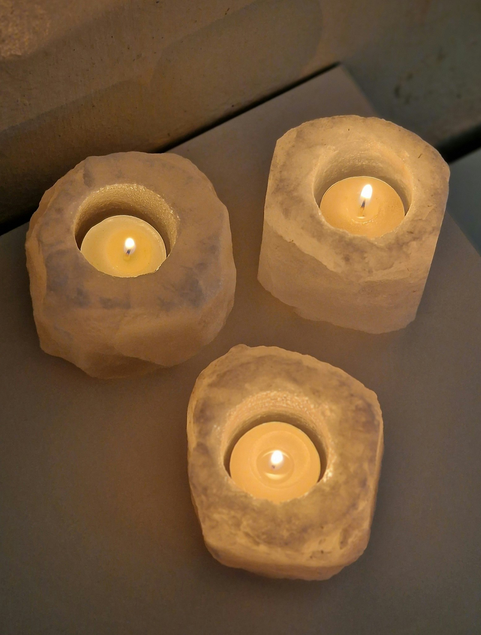 Vit Saltkristall, ljuslykta (med rosa)