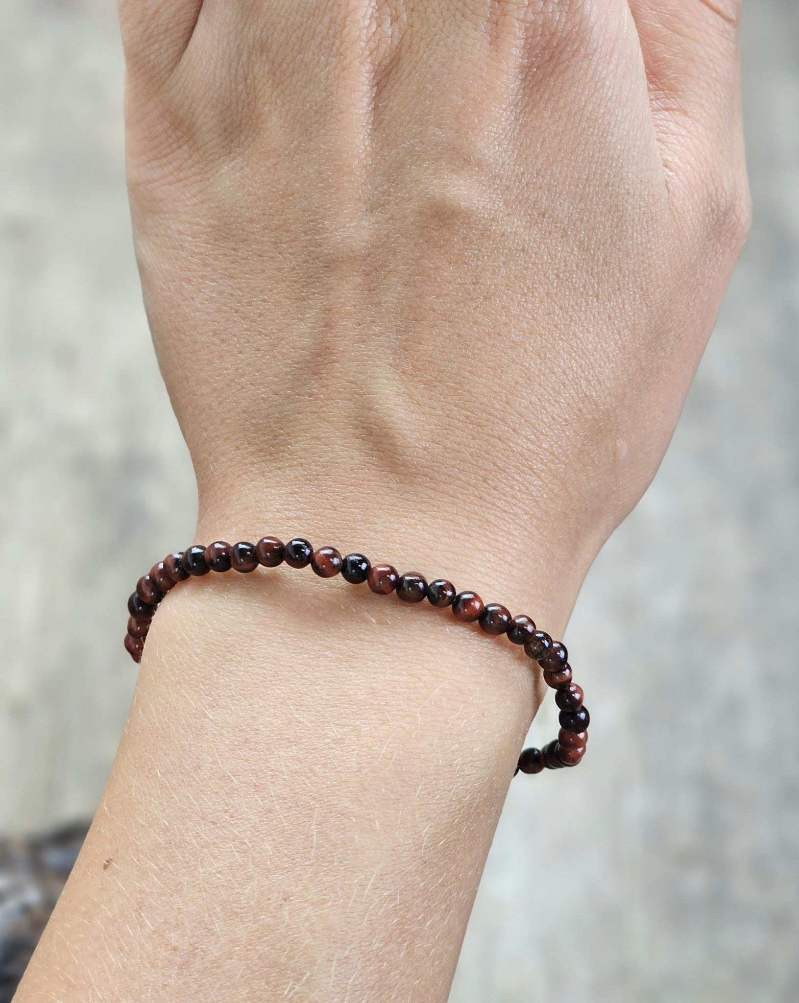 Oxöga, armband 4mm runda pärlor -30% fyndexemplar trasig pärla
