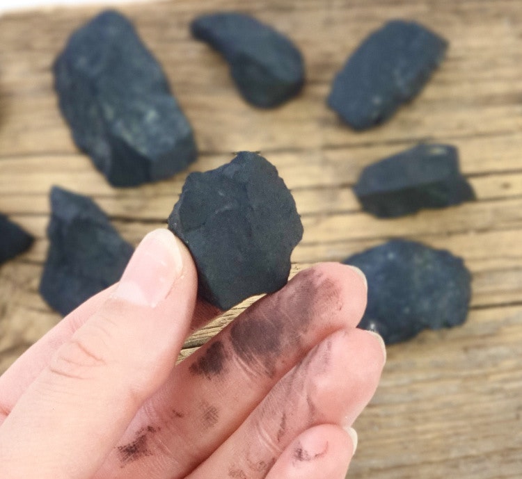 Shungit, rå -50% fynd storpack 800 gram blandade små storlek - FYND!