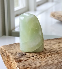 New Jade, polerad kristall stående friform #1