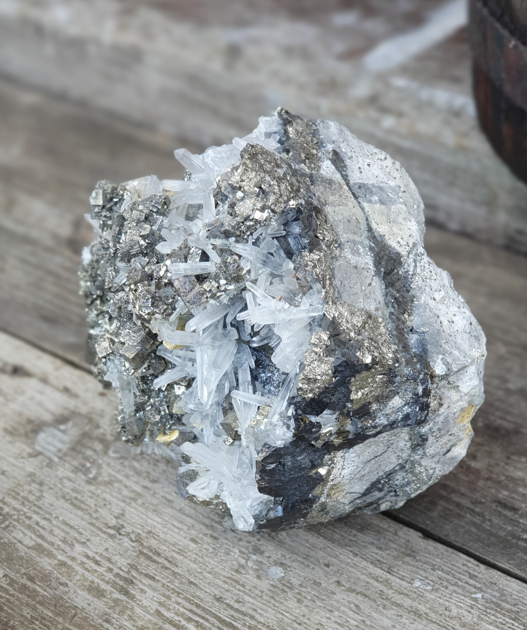 Kluster med Bergskristall, Sphalerit och Pyrit XL #1