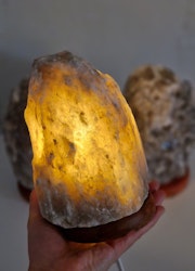 Svart Saltkristall, lampa