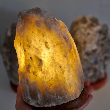 Svart Saltkristall, lampa
