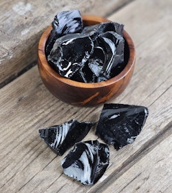 Svart Obsidian, rå