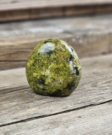 Grön Opal, polerad kristall stående friform #6