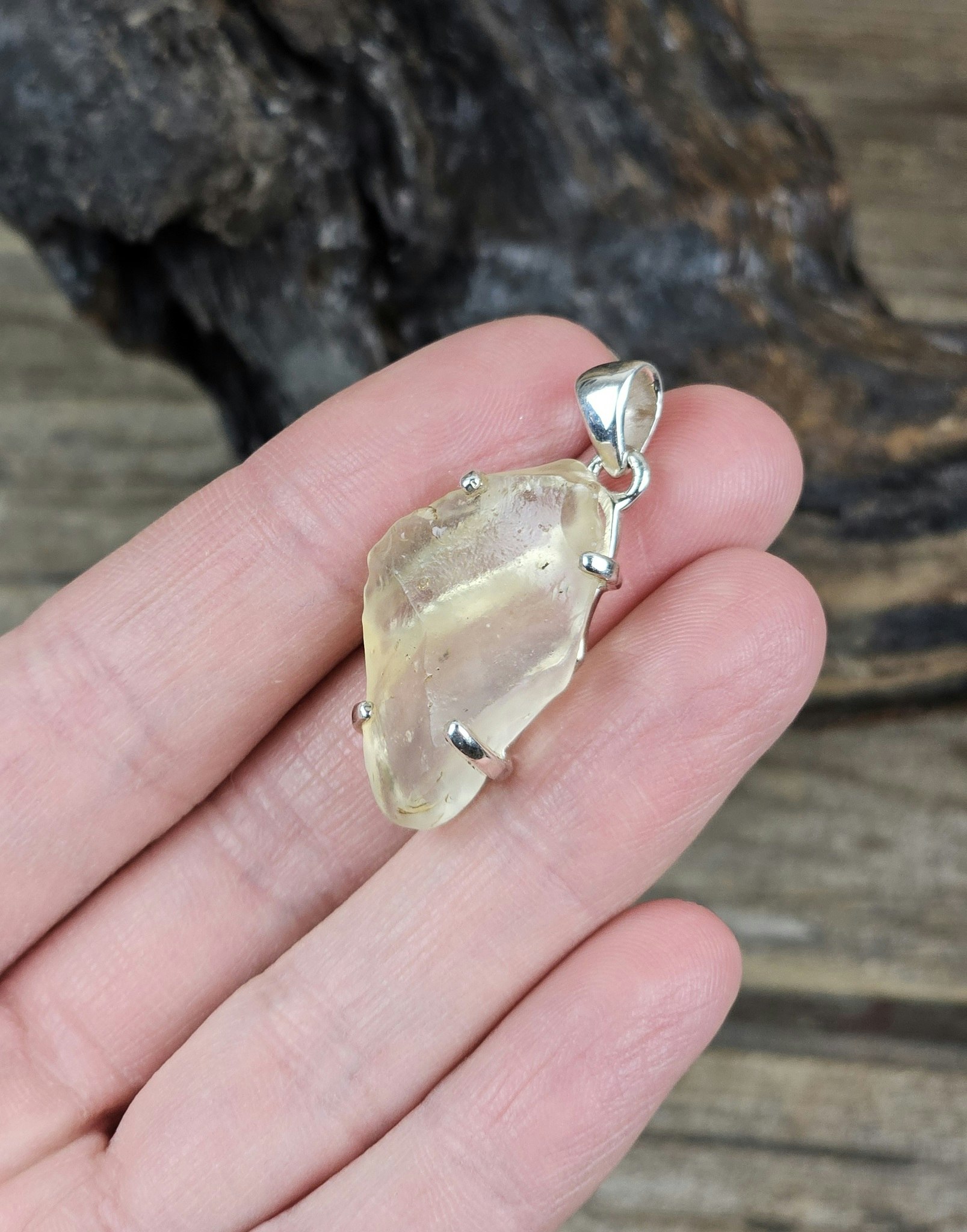Libyskt ökenglas rå, 925 silver hänge #1
