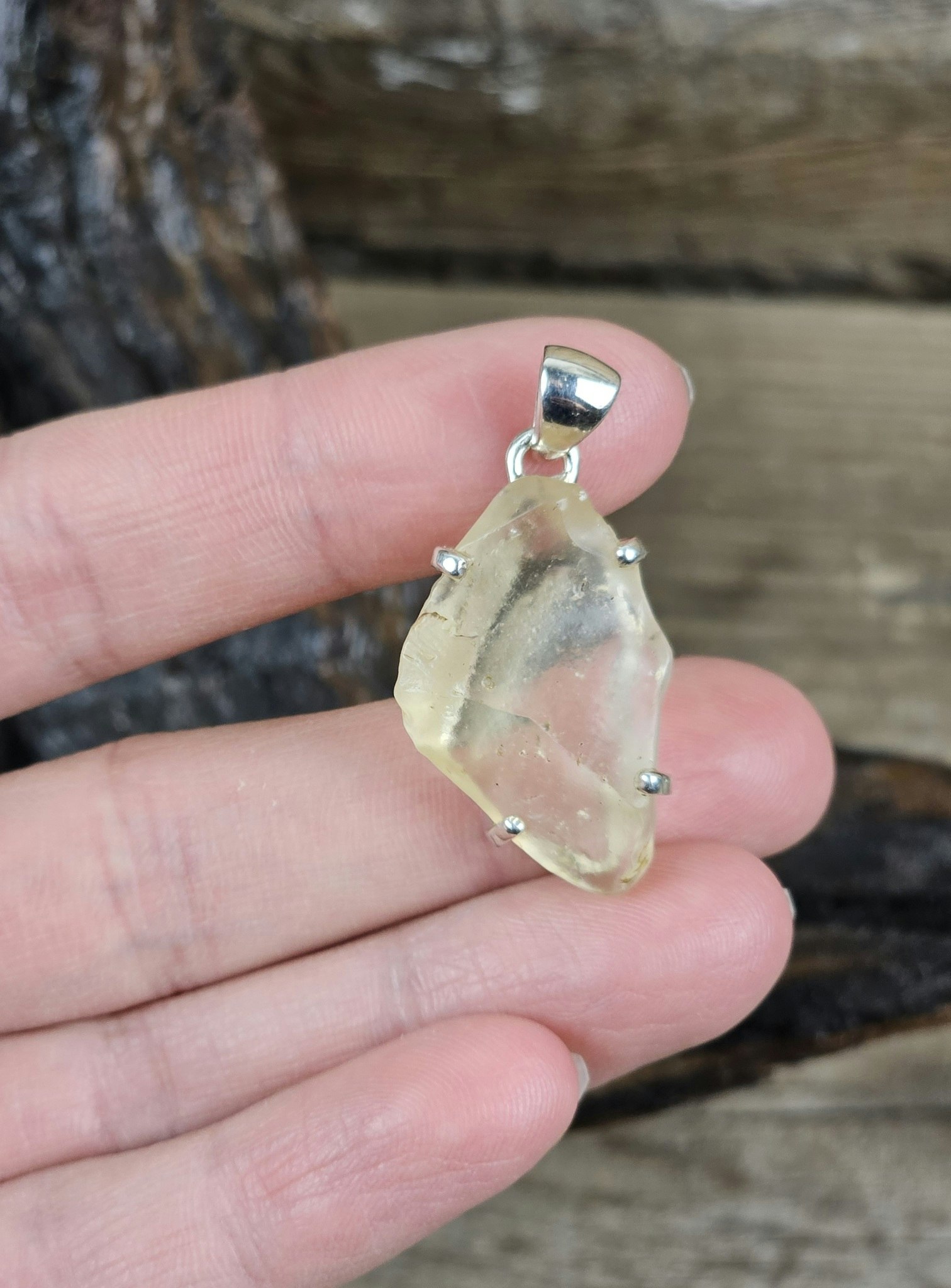 Libyskt ökenglas rå, 925 silver hänge #1