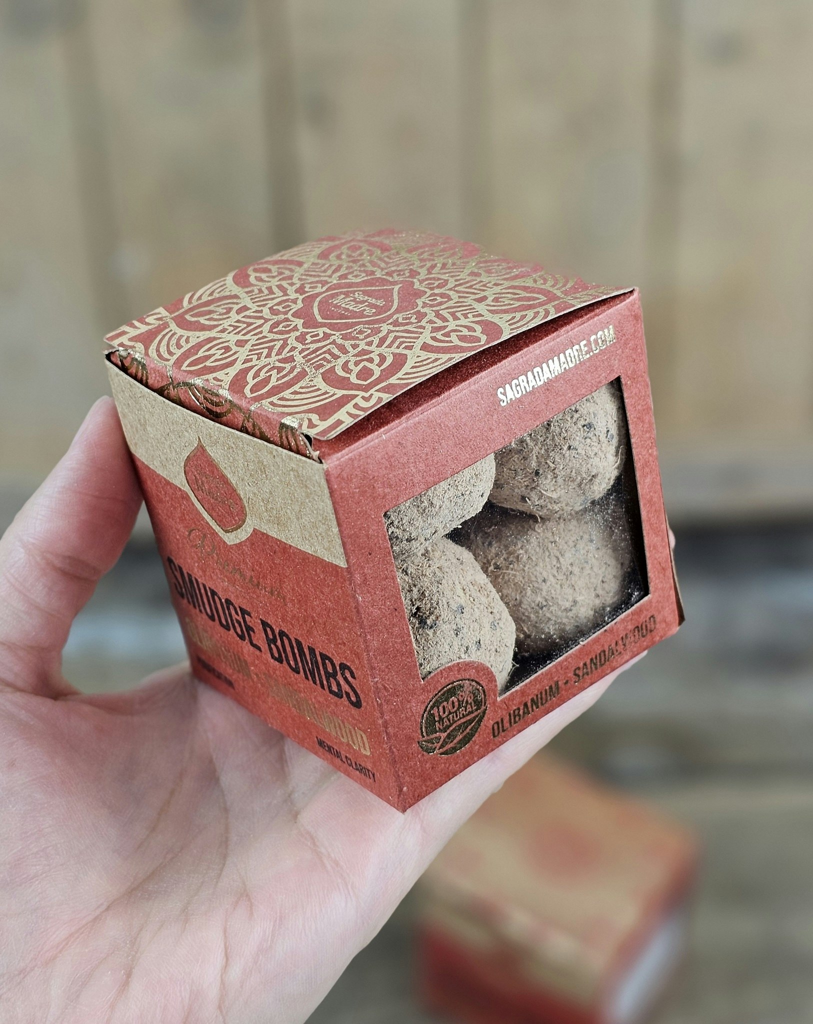 Sagrada Madre - Premium Bombitas, Olibanum & Sandalwood rökelsebollar