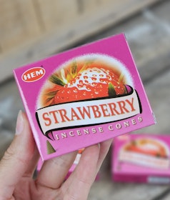HEM - Strawberry, rökelsekoner