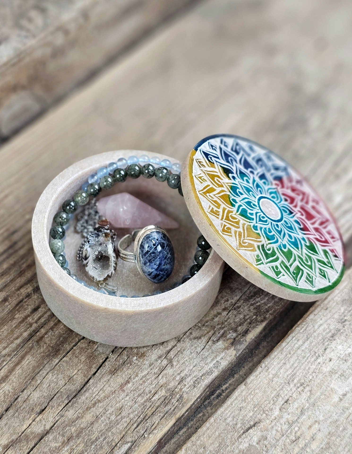 Förvaringsask i täljsten, Chakra mandala liten