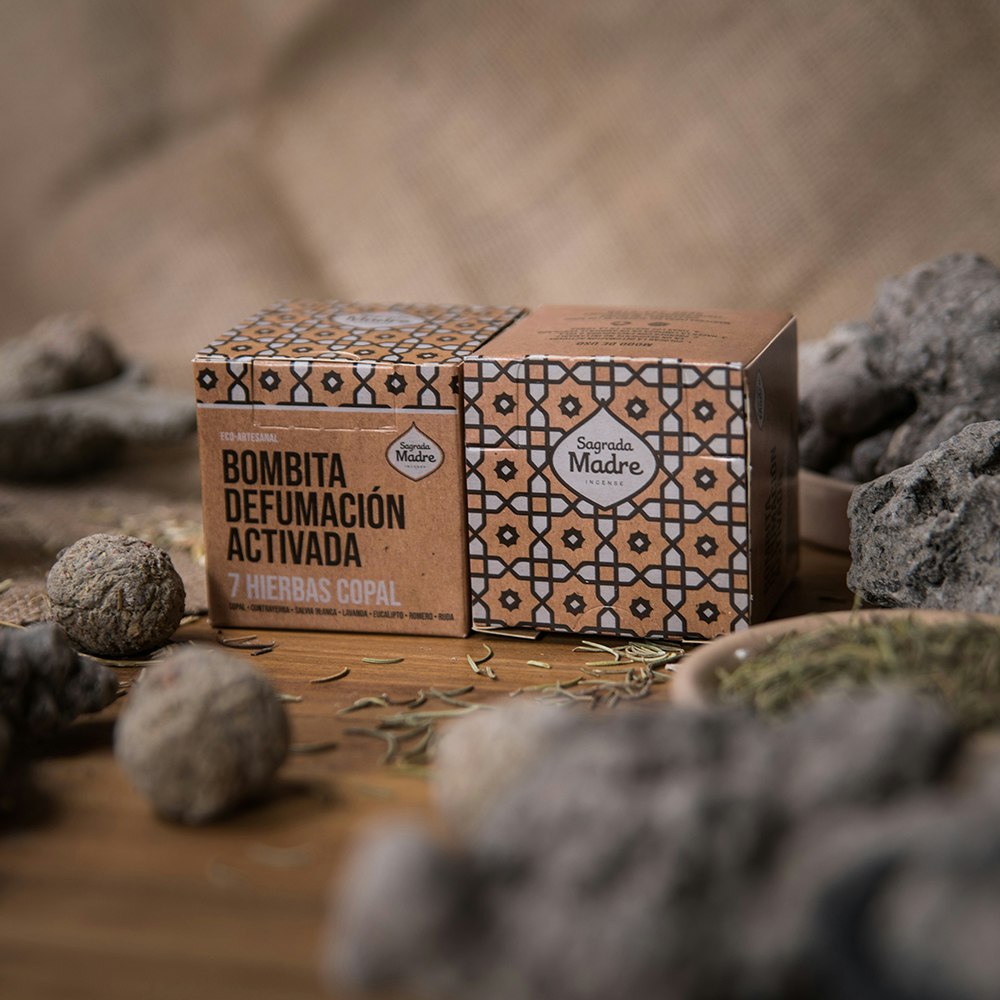 Sagrada Madre - Bombitas, Styrax & Kamfer rökelsebollar 8-pack