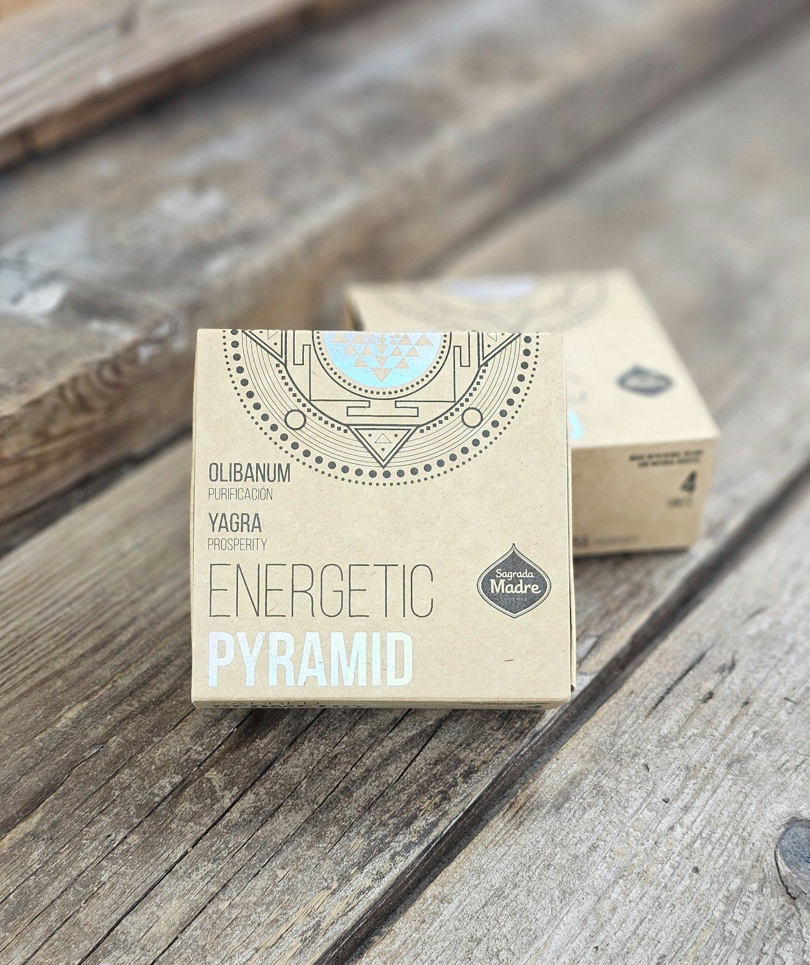 Sagrada Madre - Frankincense & Yagra, energipyramider