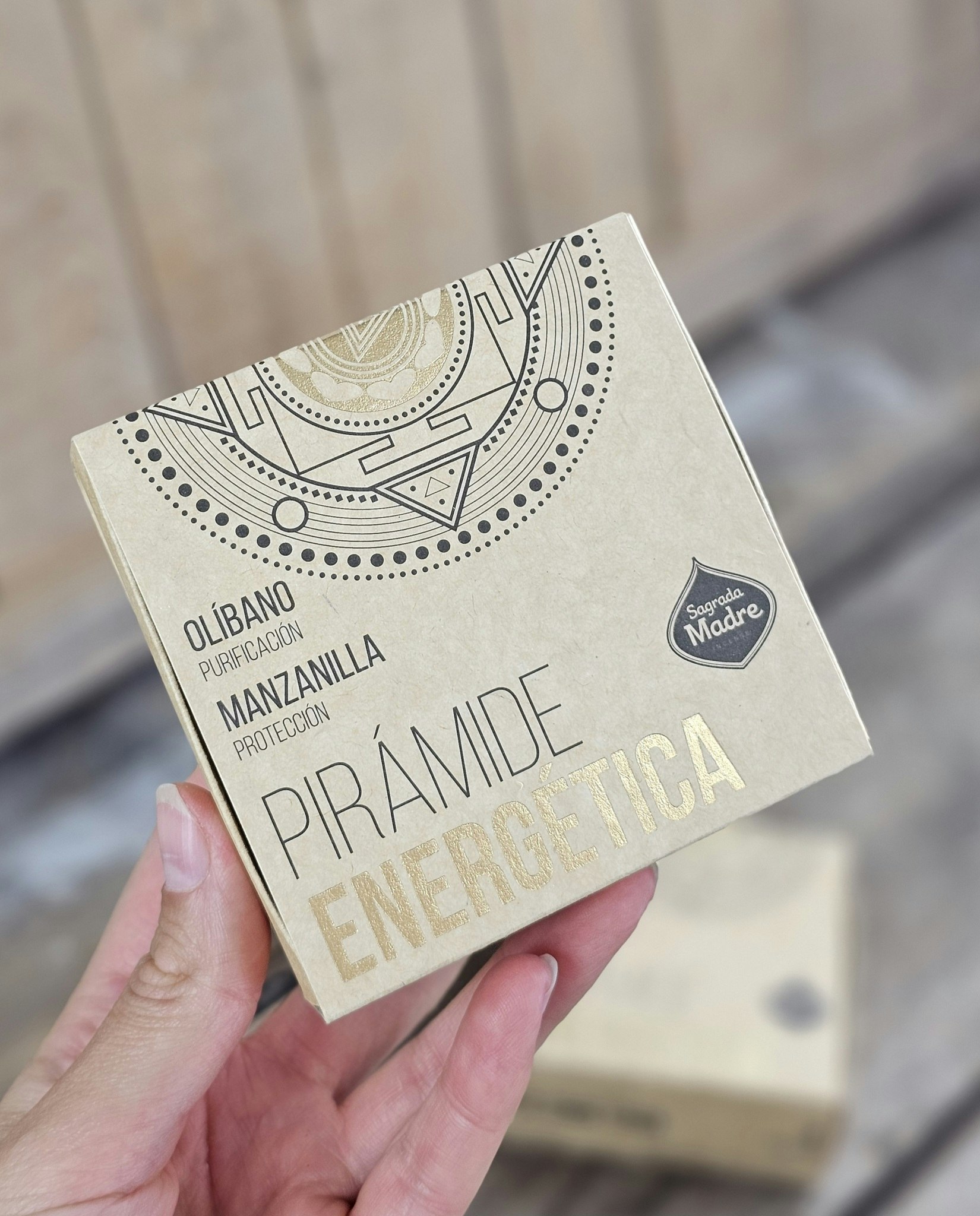 Sagrada Madre - Kamomill & Frankincense, energipyramider