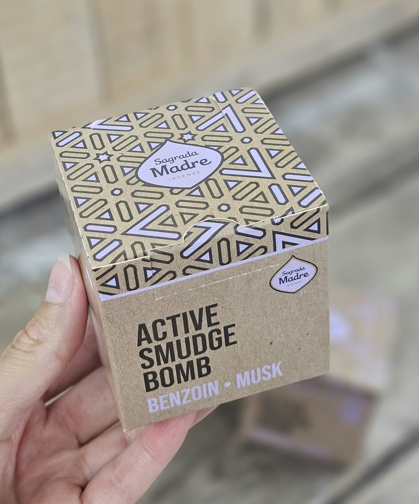 Sagrada Madre - Bombitas, Benzoin & Musk rökelsebollar 8-pack