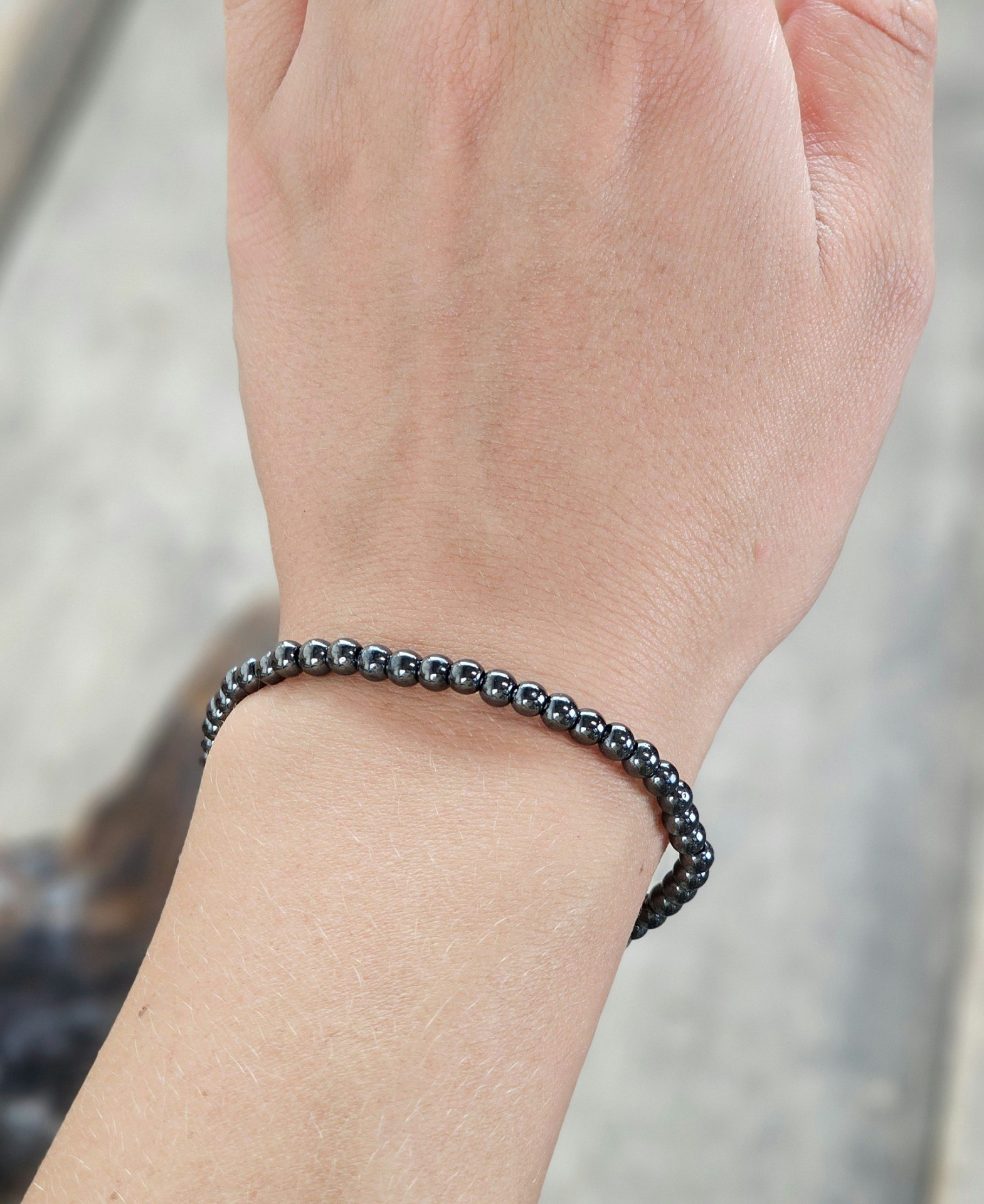 Hematit, armband 4mm runda pärlor