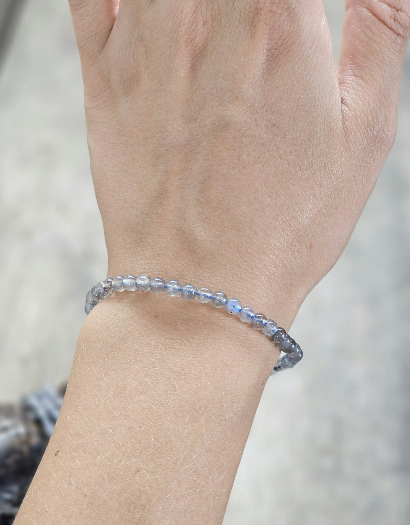 Labradorit, armband 4mm runda pärlor