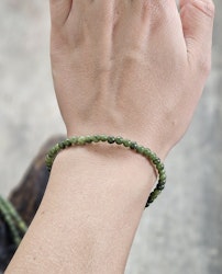 Nefrit Jade, armband 4mm runda pärlor