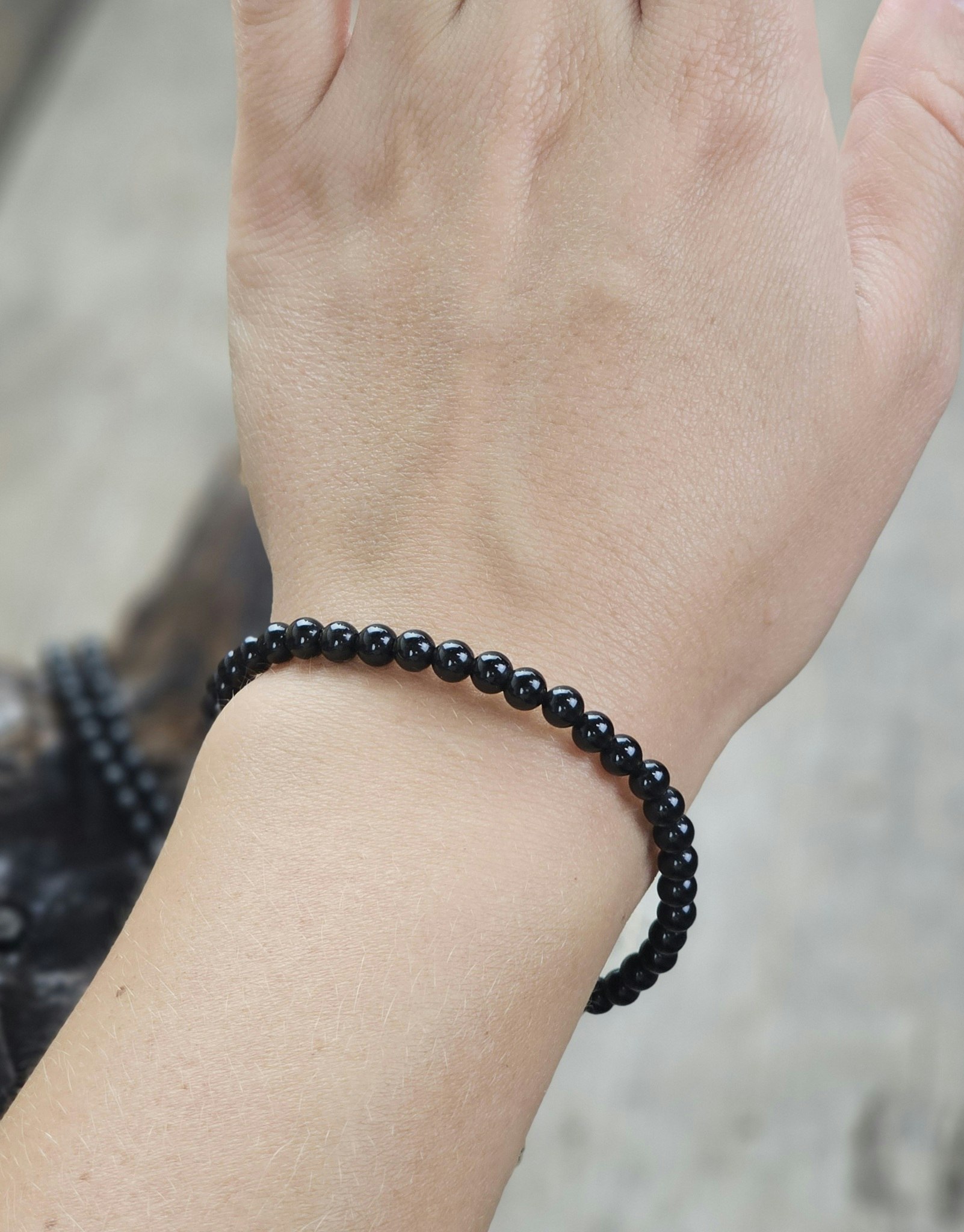 Svart Obsidian, armband 4mm runda pärlor