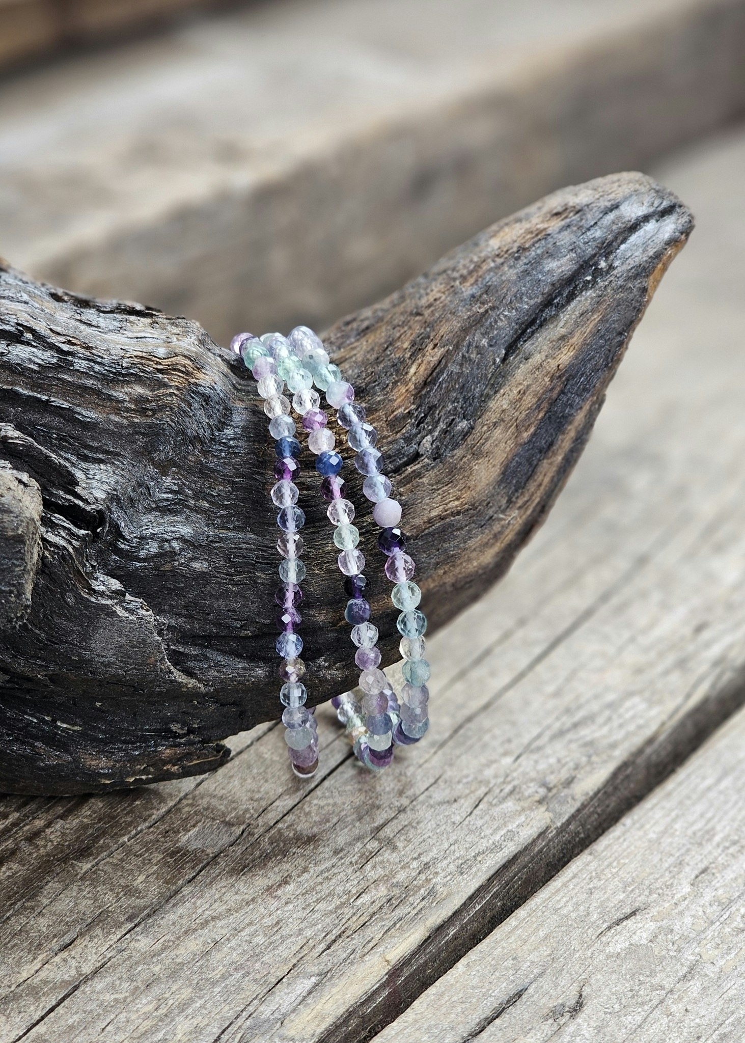 Regnbågsfluorit, armband 4mm facetterade pärlor