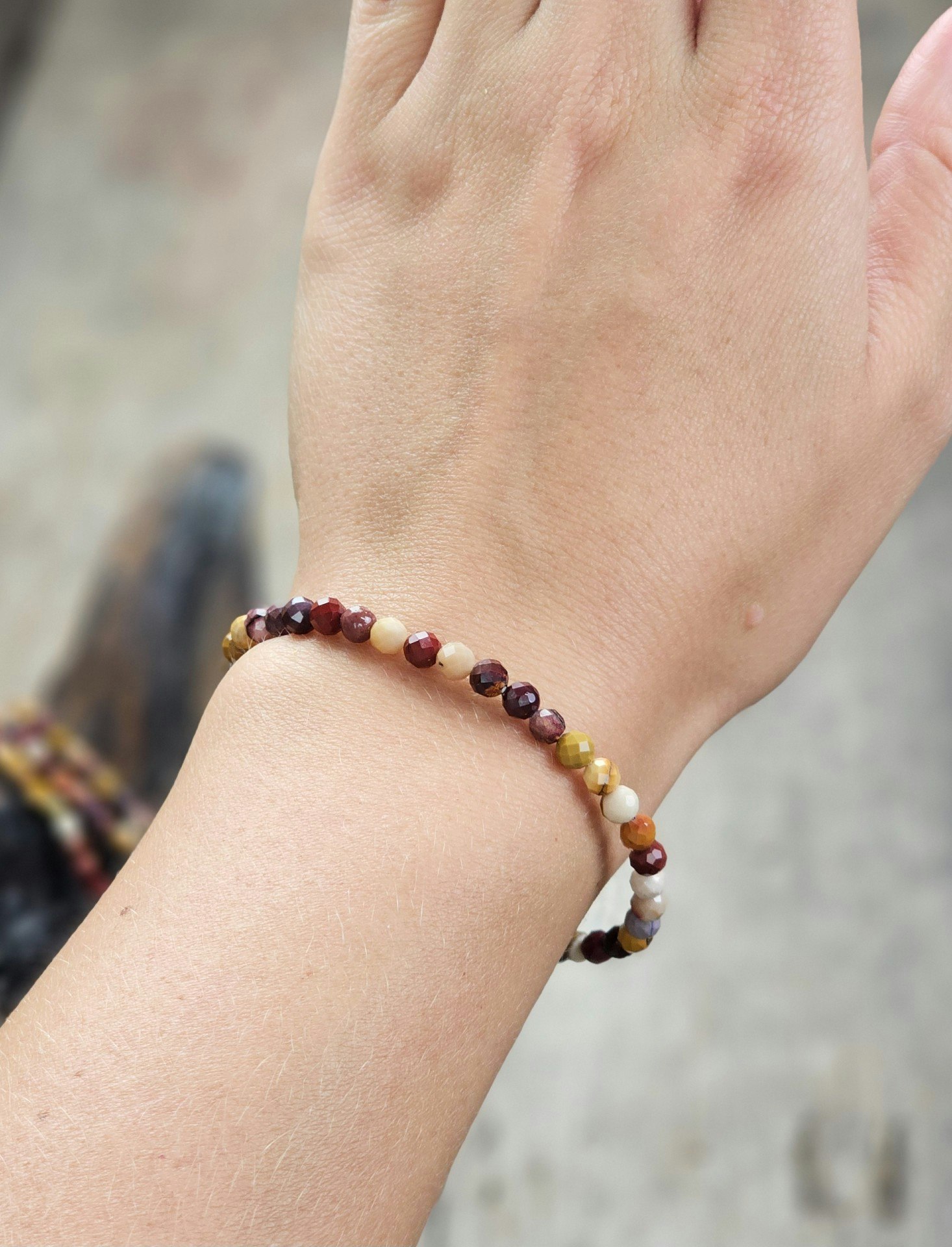 Mookaitjaspis, armband 4mm facetterade pärlor