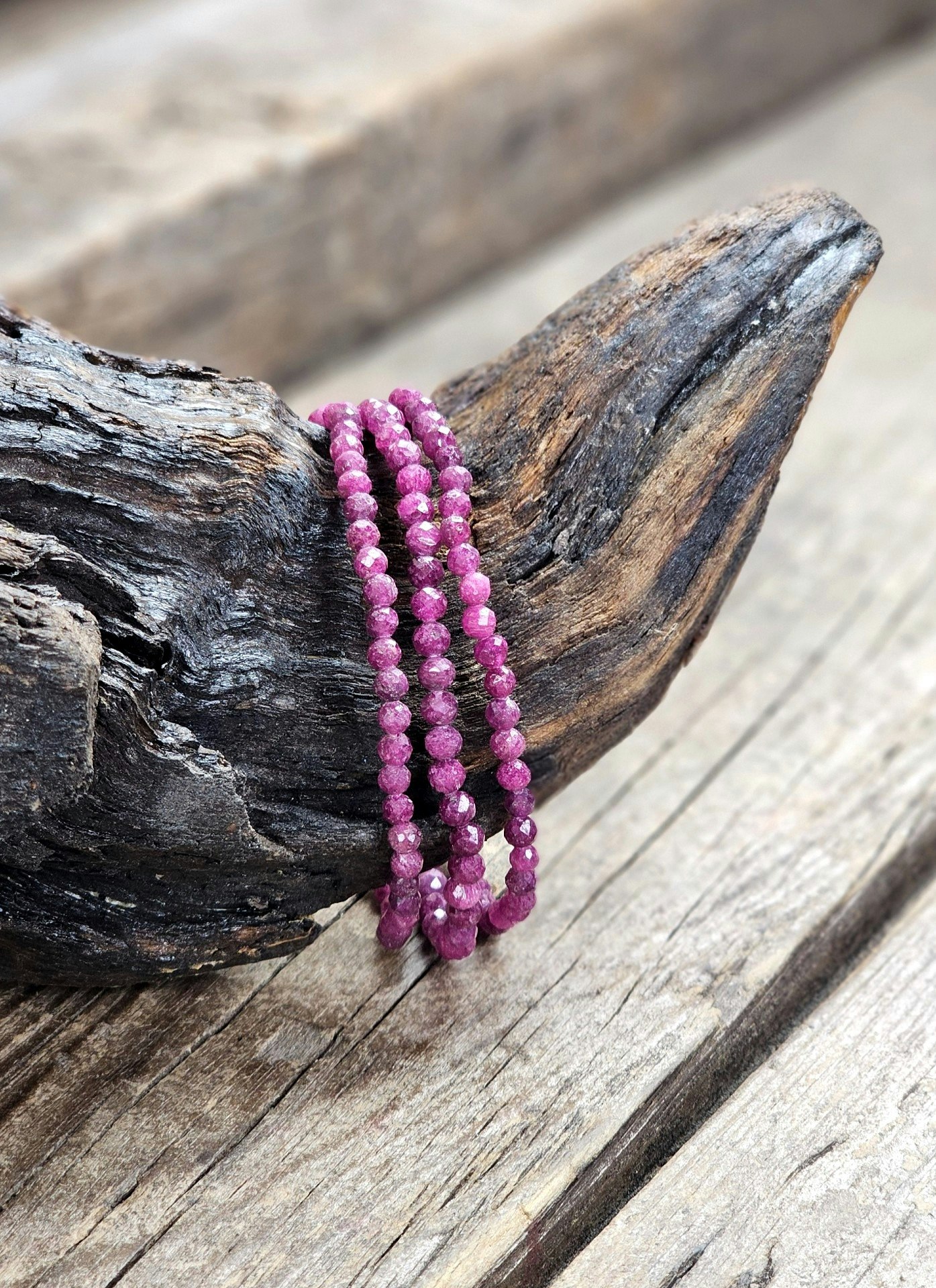 Rubin, armband 4mm facetterade pärlor