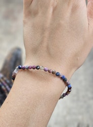 Rubin & Safir mix, armband 4mm facetterade pärlor