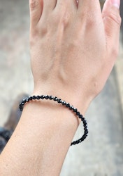 Svart Spinell, armband 4mm facetterade pärlor