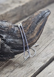 Iolit (Vattensafir), armband 3mm facetterade pärlor macramé