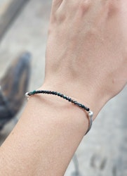 Krysokolla, armband 3mm facetterade pärlor macramé