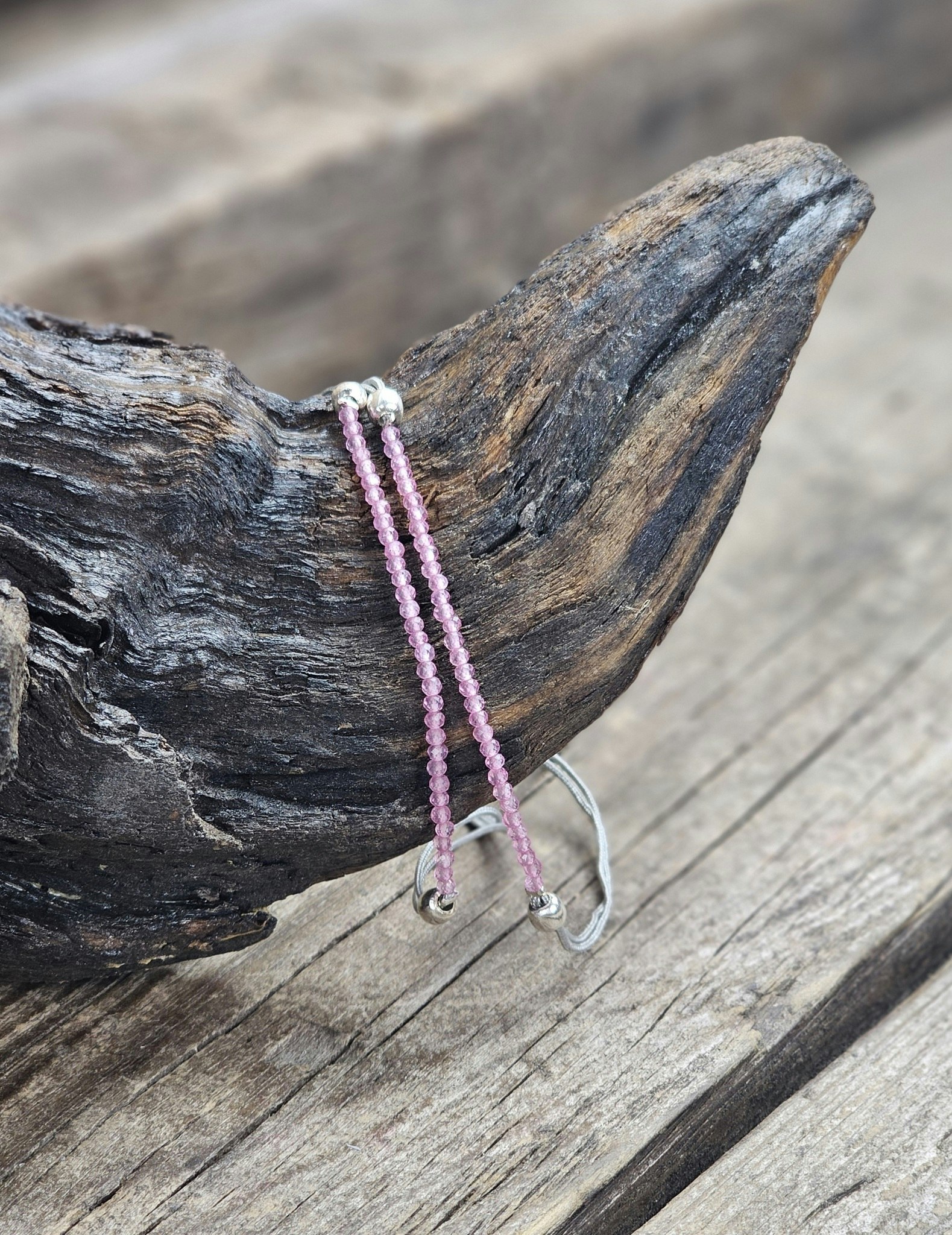 Rosa Topas, armband 3mm facetterade pärlor macramé