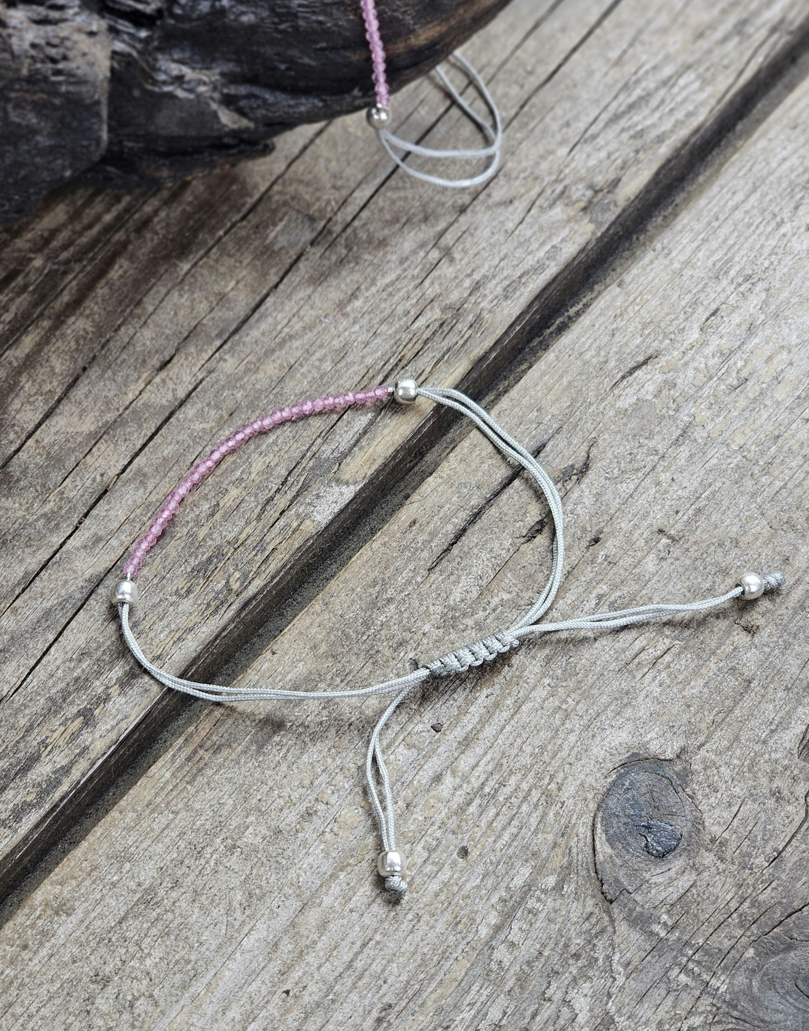 Rosa Topas, armband 3mm facetterade pärlor macramé