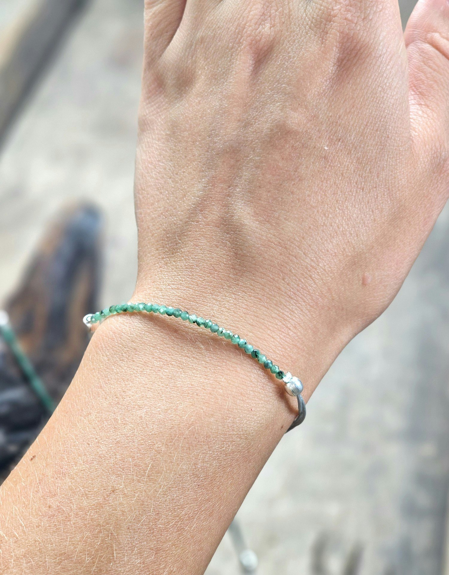 Smaragd, armband 3mm facetterade pärlor macramé